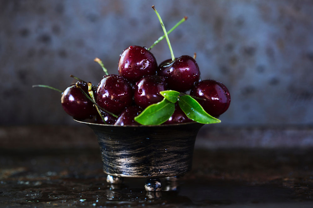 berry bowl of fruit cherrie