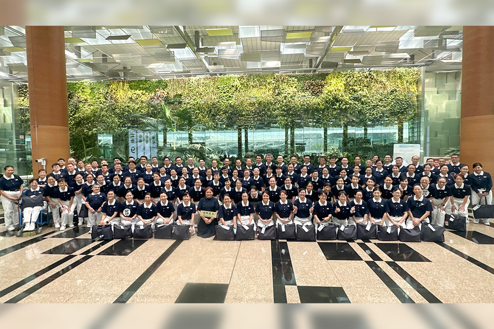 和受证家人一起回家