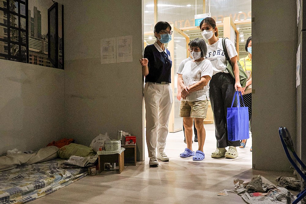 Visitors Enter a “One-Room Flat” to Experience a Different World