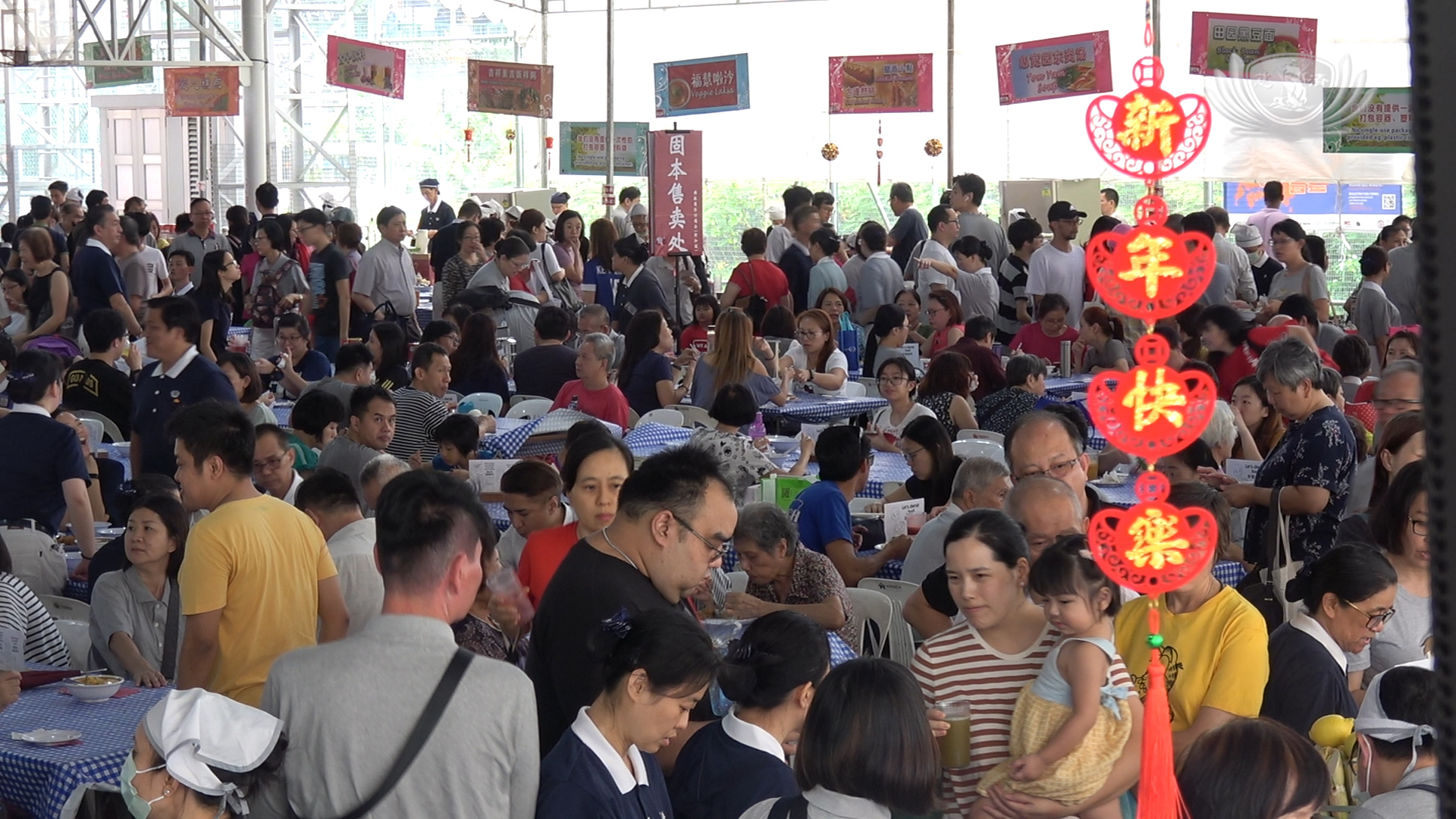 Loving Hearts Gather at Tzu Chi’s Festive Bazaar