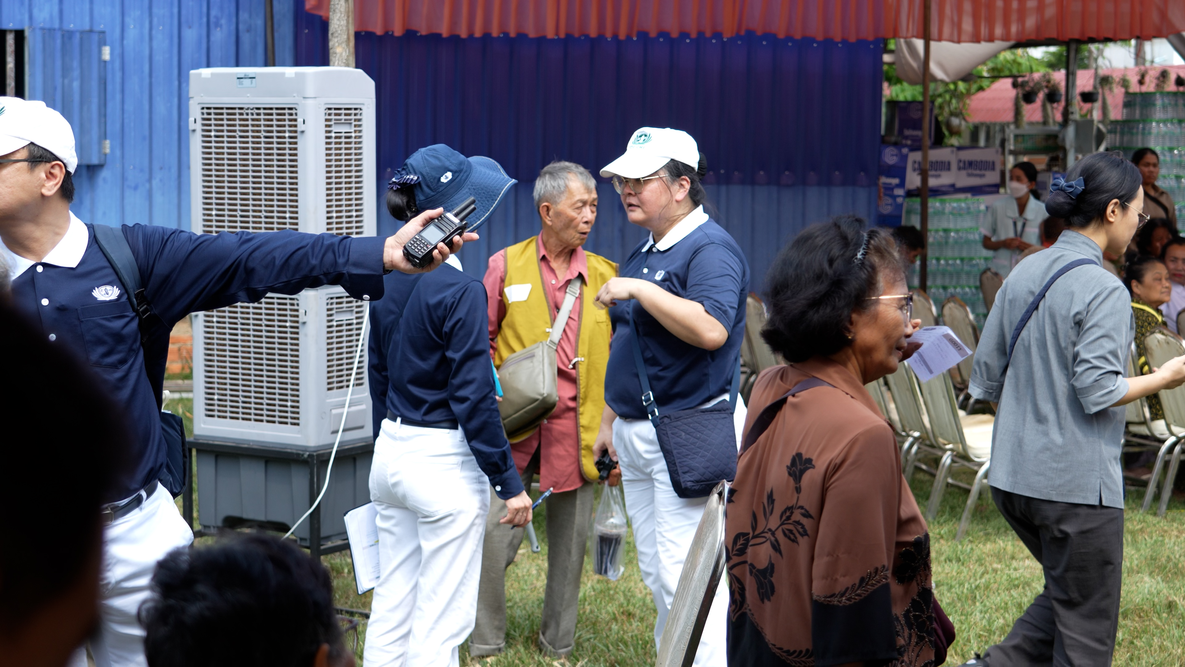 自费自假投入 义诊背后的志工力量