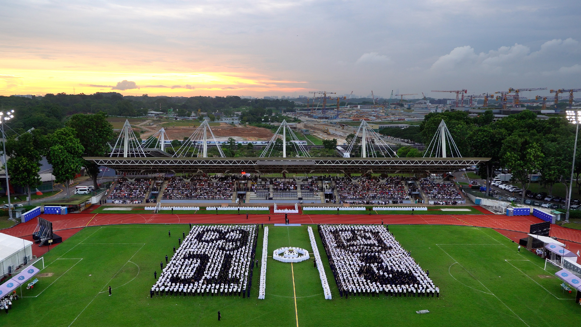 近4000人共聚 跨宗教浴佛祈福